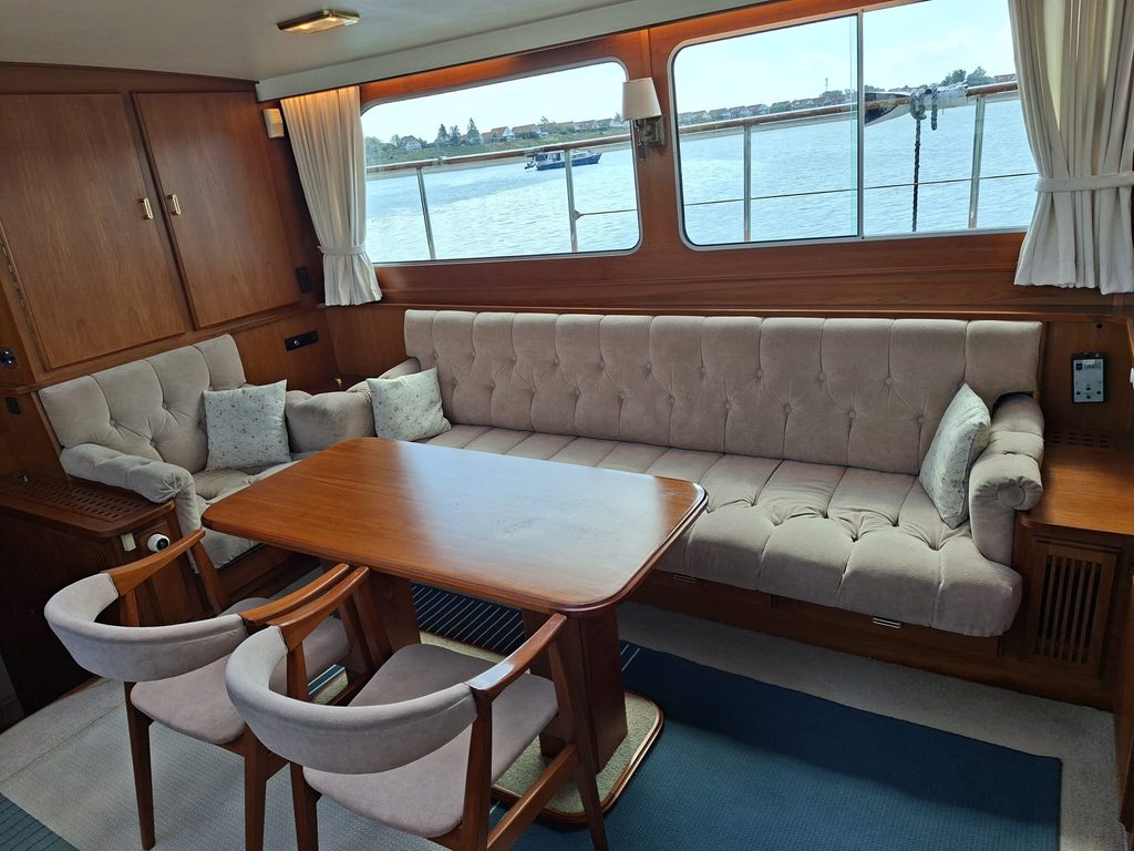 Super van Craft 1670 bank salon