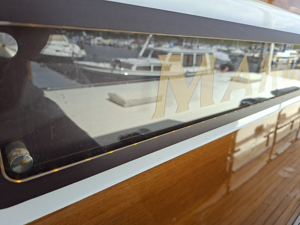 Super van Craft 1670 closup naam