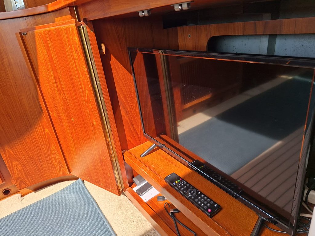 Super van Craft 1670 televisiekast