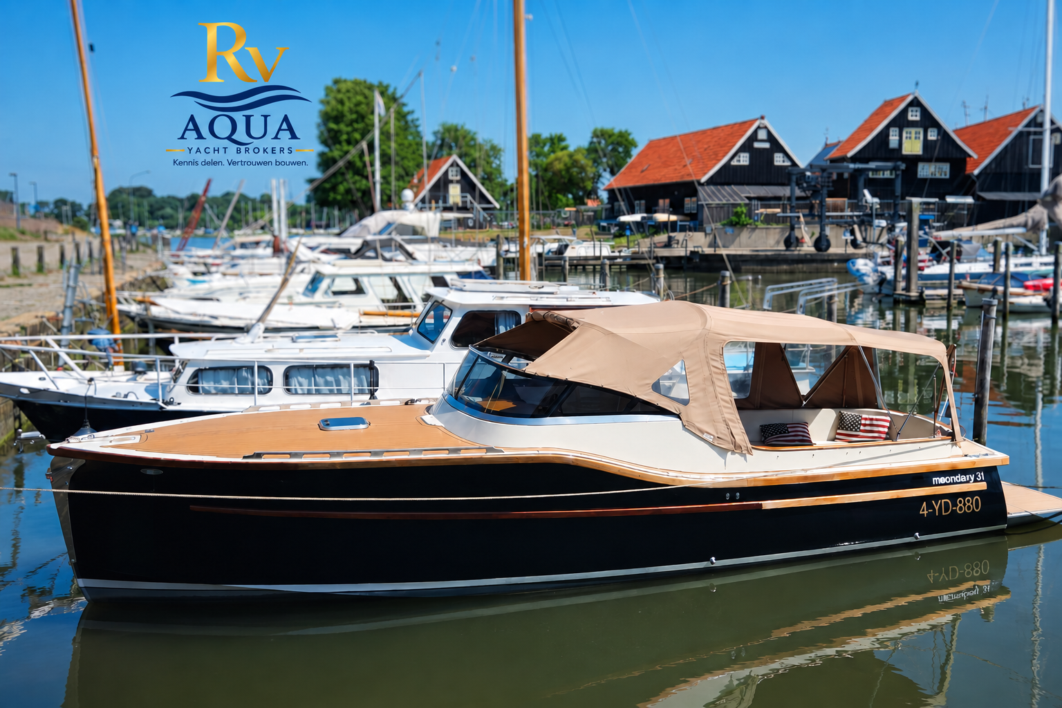 RV Aqua Yacht Brokers hoofdftoto met logo